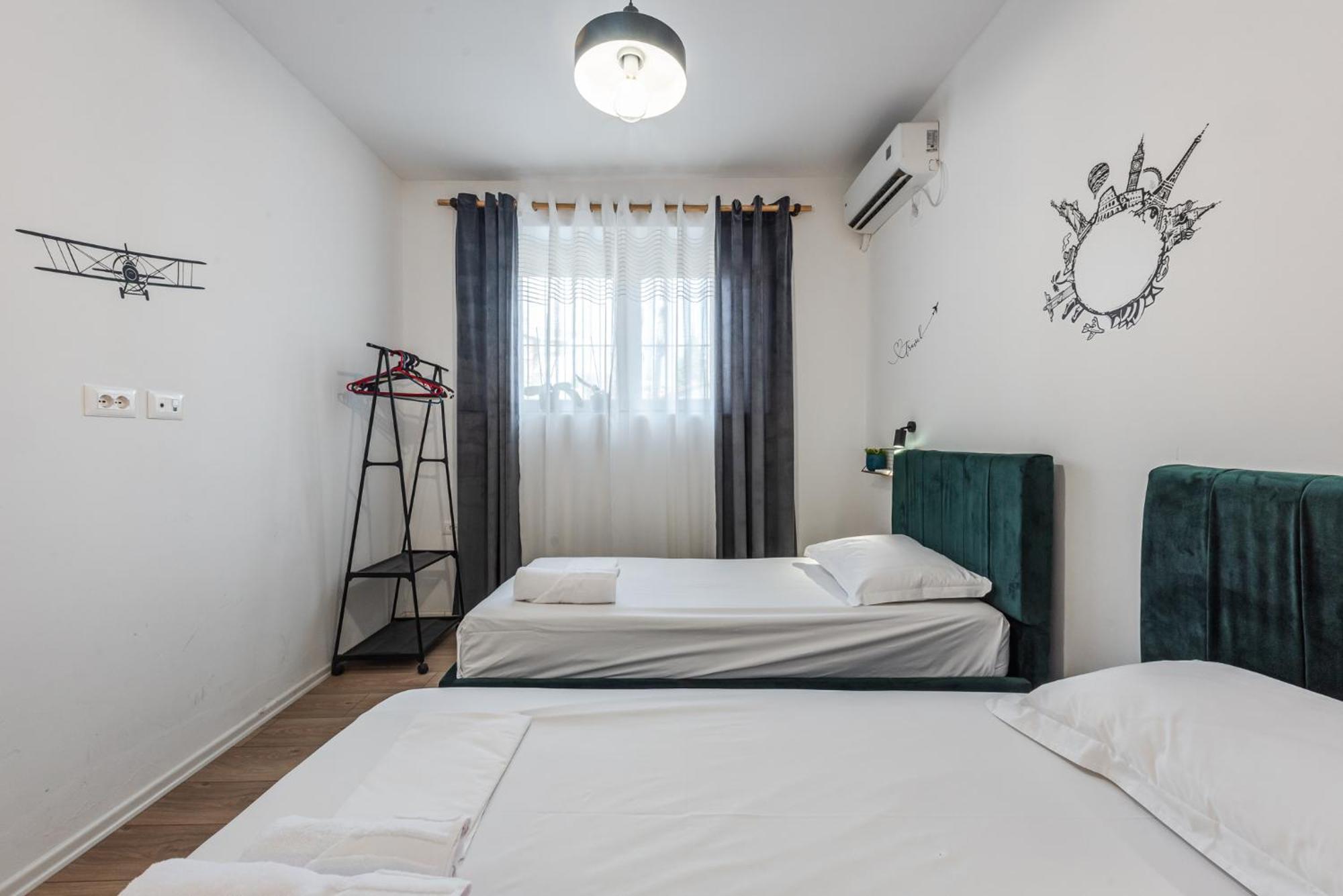 Noir Apartment By Kondo Stays Tirana Exteriör bild