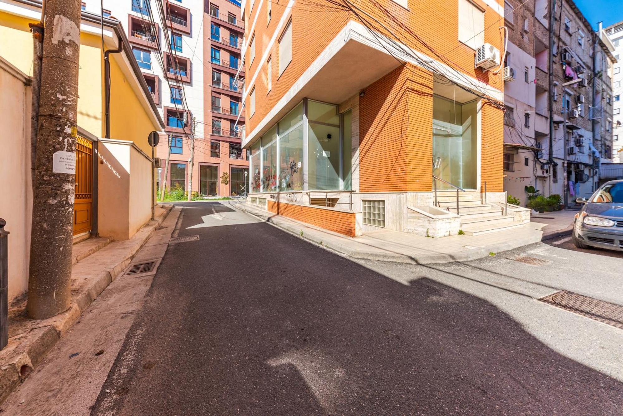 Noir Apartment By Kondo Stays Tirana Exteriör bild