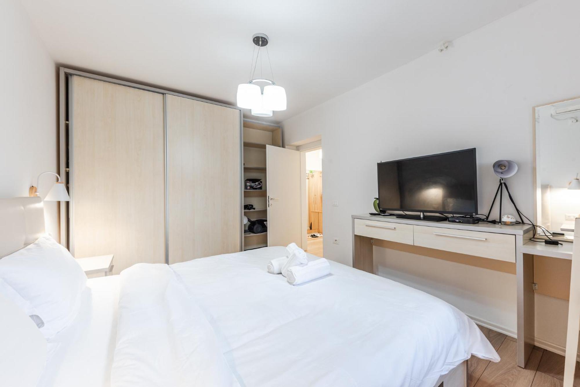 Noir Apartment By Kondo Stays Tirana Exteriör bild