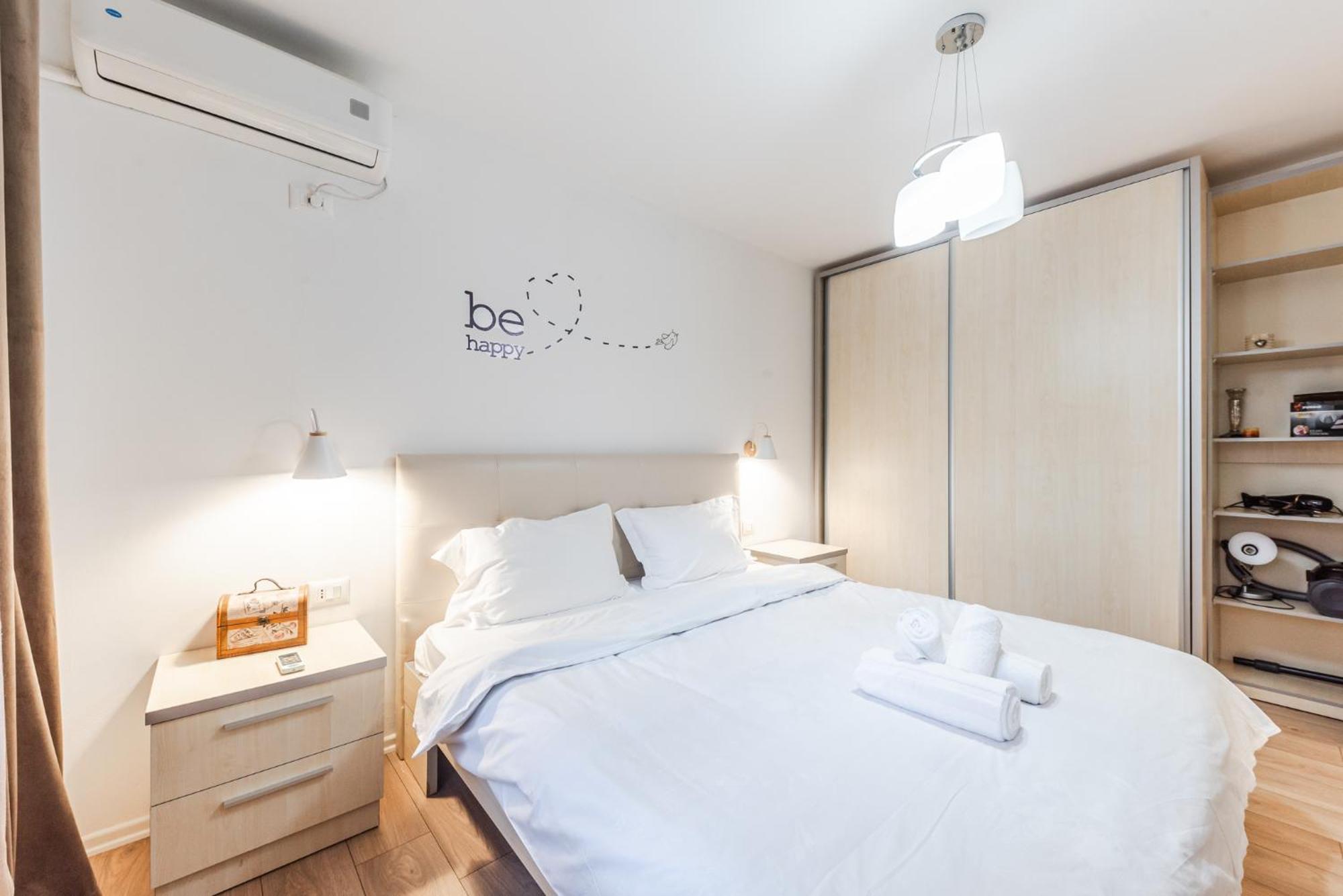 Noir Apartment By Kondo Stays Tirana Exteriör bild