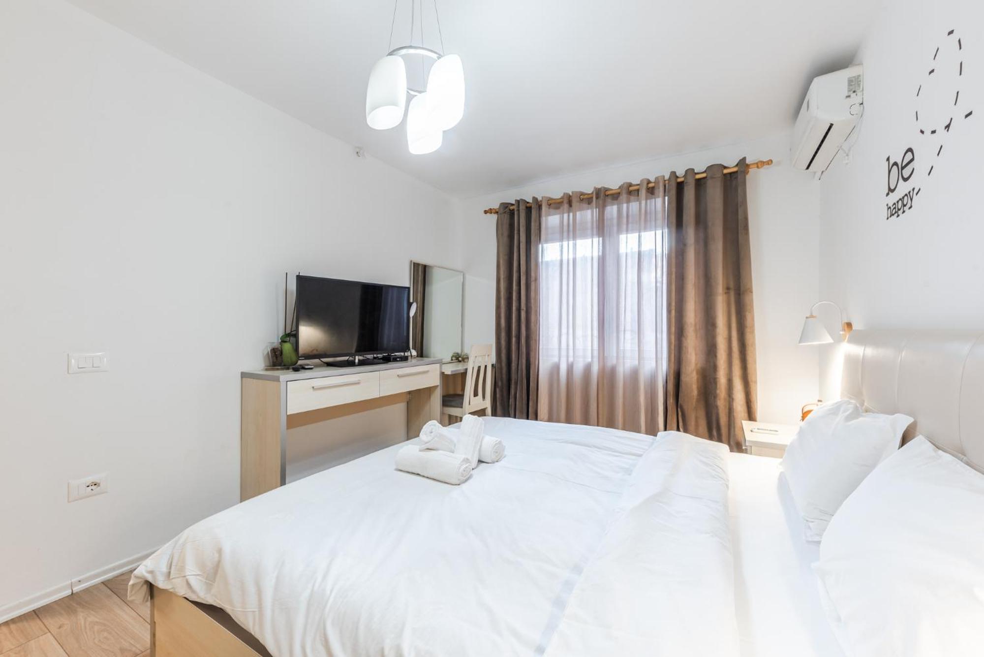 Noir Apartment By Kondo Stays Tirana Exteriör bild